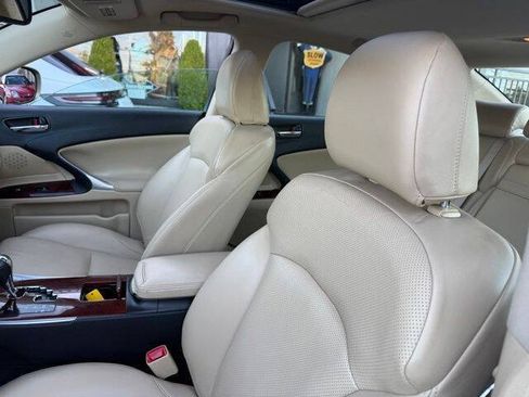 Used 2008 Lexus IS 250 w/ Premium Pkg RWD image 11