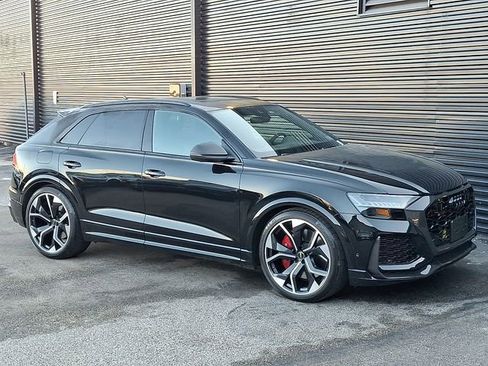 Used 2022 Audi RS Q8 w/ Carbon Optic Package image 9