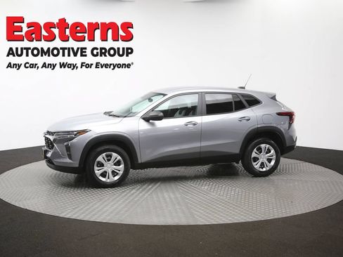 Used 2024 Chevrolet Trax LS FWD image 57