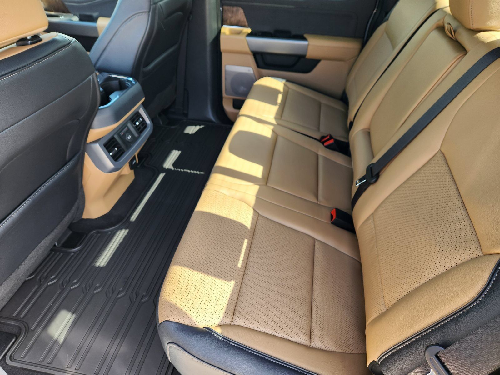 New 2026 Ford F350 Lariat w/ Lariat Premium Package AWD/4WD image 23