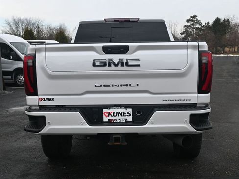 Used 2024 GMC Sierra 3500 Denali Ultimate image 8