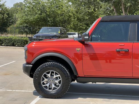 Used 2023 Ford Bronco Badlands AWD/4WD image 5