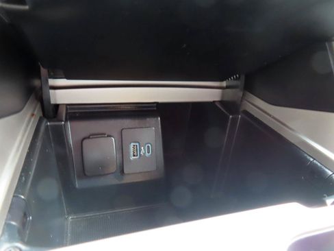Used 2020 Ford Explorer XLT RWD image 29
