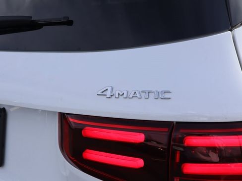 New 2026 Mercedes-Benz GLB 250 4MATIC image 8
