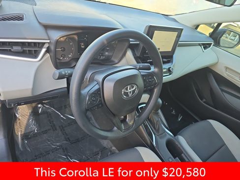 Used 2025 Toyota Corolla LE image 21