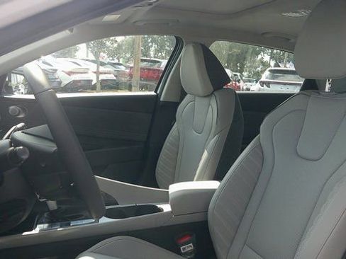 New 2026 Hyundai Elantra Limited image 6
