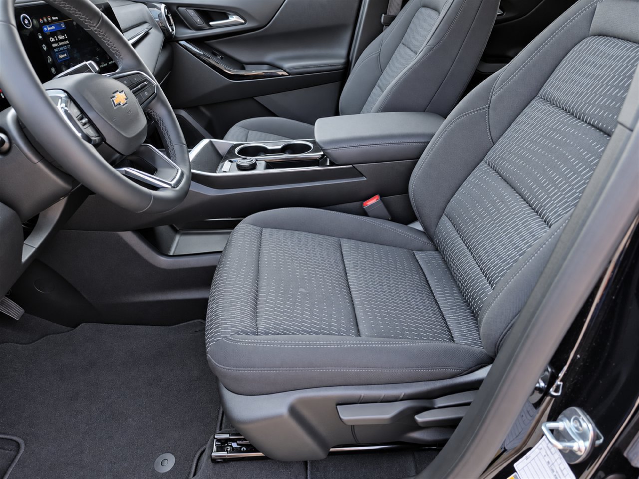 Used 2026 Chevrolet Equinox LT FWD image 13