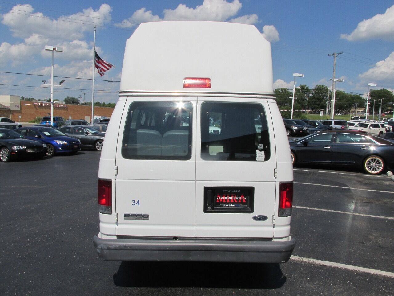 Used 2006 Ford E-350 and Econoline 350 Extended Super Duty RWD image 5