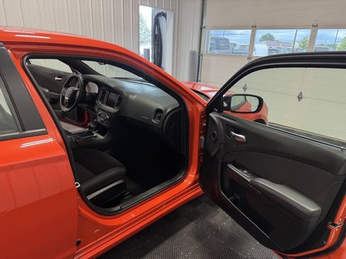 Used 2023 Dodge Charger SXT w/ Blacktop Package AWD/4WD image 17