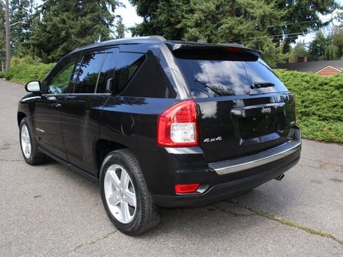 Used 2011 Jeep Compass Limited AWD/4WD image 4