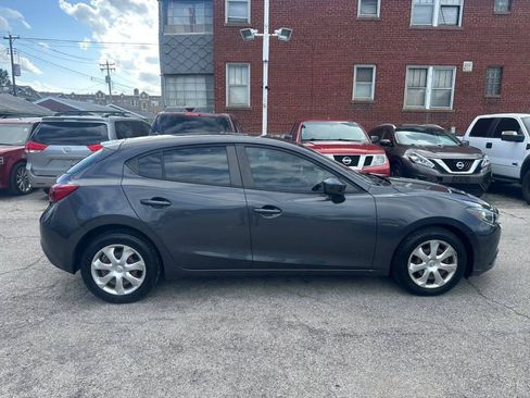 Used 2016 MAZDA MAZDA3 i Sport FWD image 4