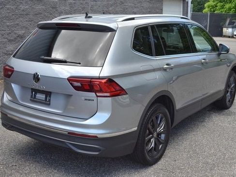 Used 2024 Volkswagen Tiguan SE AWD/4WD image 8