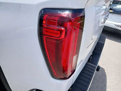 Used 2020 GMC Sierra 1500 AT4 w/ Off Road Performance Package AWD/4WD image 14