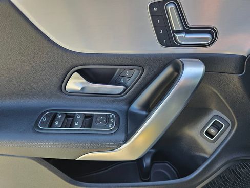 Used 2025 Mercedes-Benz CLA 250 image 22