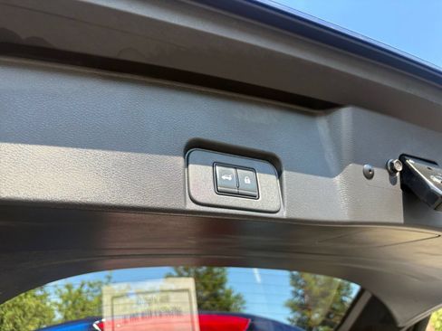 Used 2025 Nissan Rogue SV FWD image 23