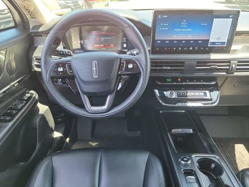 Used 2025 Lincoln Corsair FWD image 14