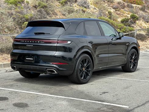 Certified 2025 Porsche Cayenne E-Hybrid image 7