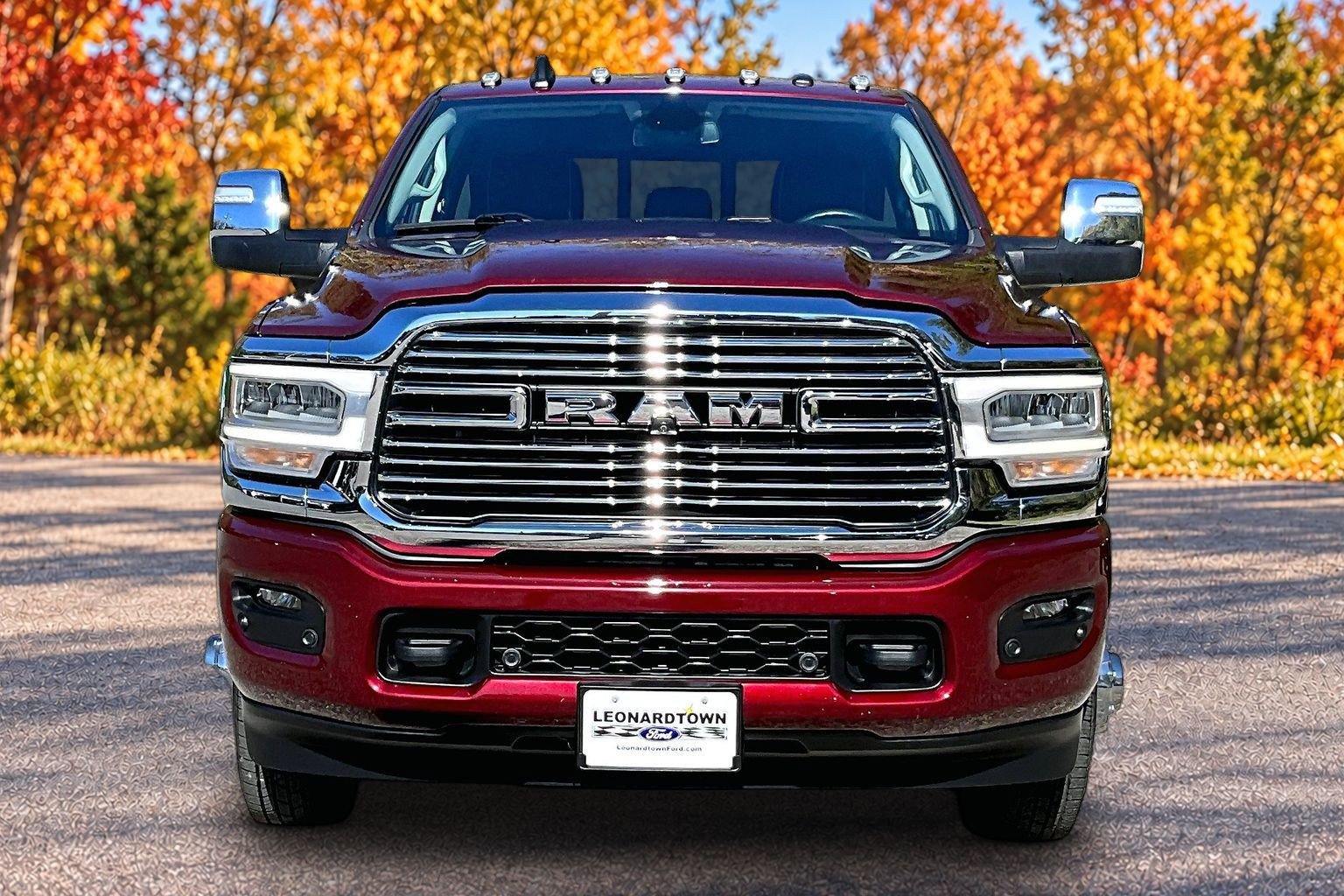 Used 2023 RAM 3500 Laramie AWD/4WD image 3