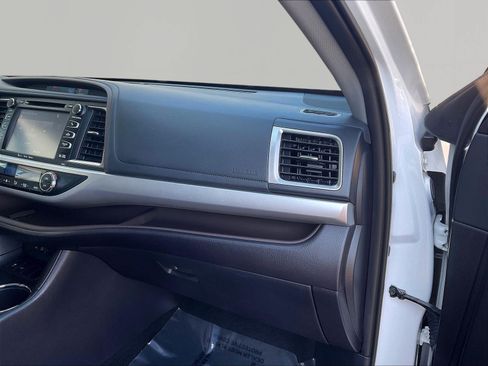 Used 2019 Toyota Highlander XLE w/ Protection Package #3 FWD image 26