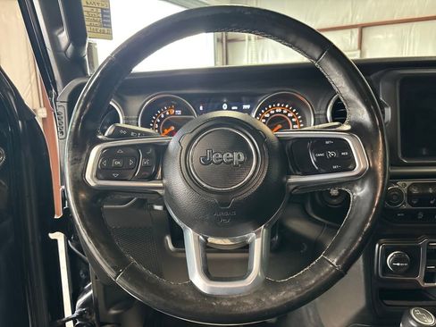 Used 2020 Jeep Gladiator Overland image 10