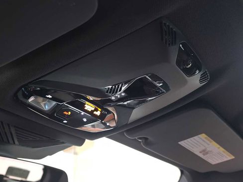 Used 2025 BMW X1 xDrive28i w/ Premium Package image 33