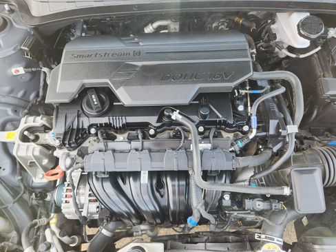 Used 2024 Hyundai Elantra Limited FWD image 34