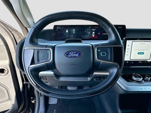 Used 2025 Ford Expedition Max Platinum image 11