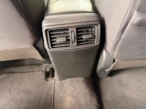 Used 2018 Nissan Rogue S FWD image 25