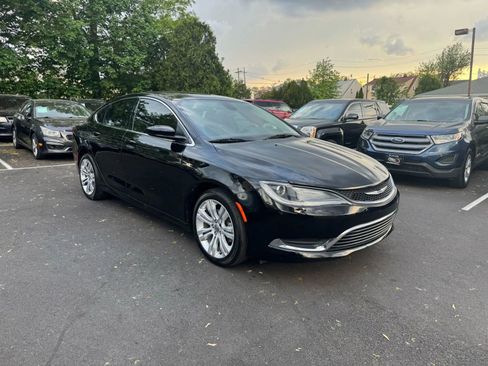 Used 2015 Chrysler 200 Limited image 11