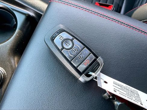 Used 2025 Ford Explorer ST-Line image 14