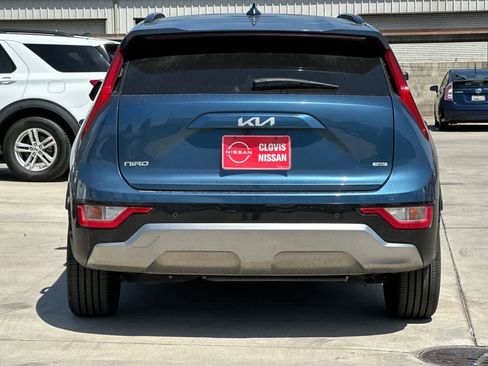 Used 2023 Kia Niro EX Touring FWD image 8