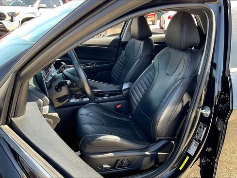 Used 2021 Hyundai Elantra Limited FWD image 8
