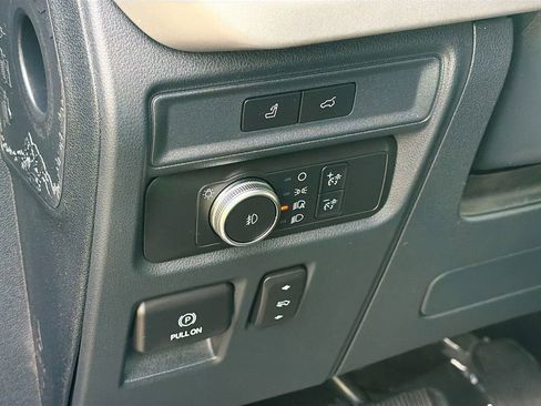 Used 2022 Ford Expedition XLT RWD image 10
