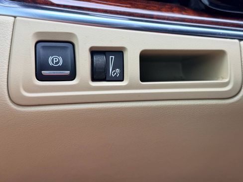 Used 2017 Cadillac XT5 Premium Luxury FWD image 36