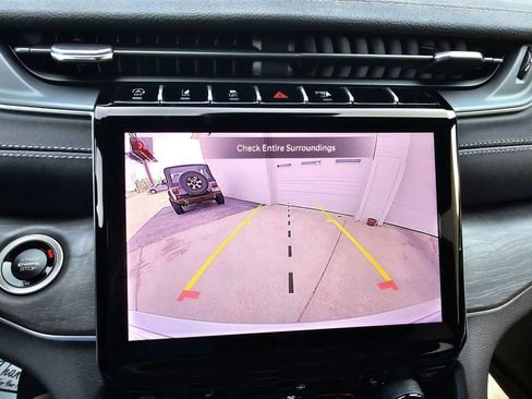 New 2025 Jeep Grand Cherokee Limited w/ Black Appearance Package AWD/4WD image 14