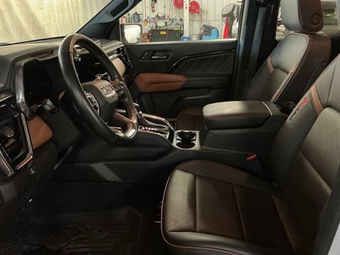 Used 2023 GMC Canyon AT4 w/ AT4 Premium Package AWD/4WD image 13