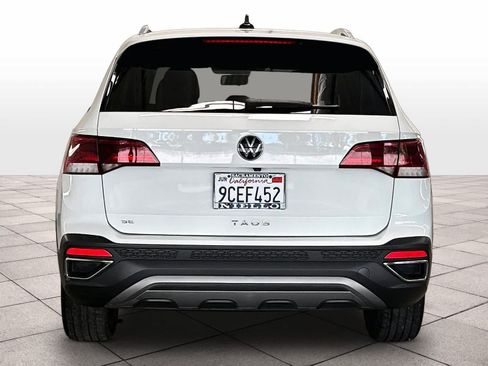 Used 2022 Volkswagen Taos SE FWD image 8