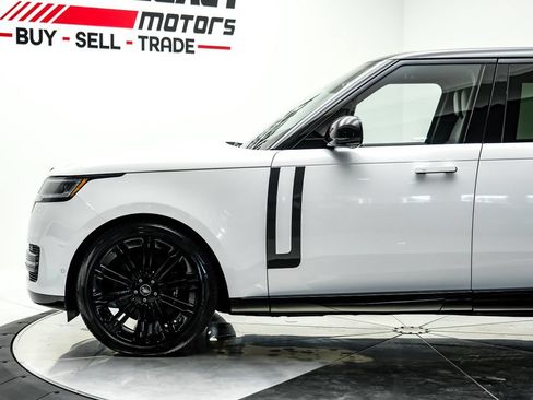 Used 2024 Land Rover Range Rover Long Wheelbase SE AWD/4WD image 14
