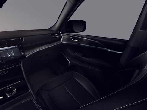 New 2026 Jeep Grand Cherokee L Limited image 7