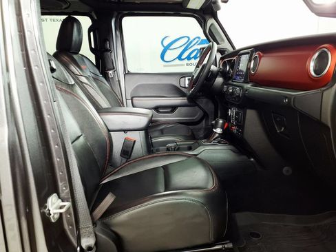 Used 2023 Jeep Gladiator Rubicon w/ LED Lighting Group AWD/4WD image 11