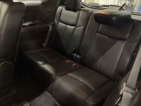 Used 2019 Nissan Pathfinder SL image 18