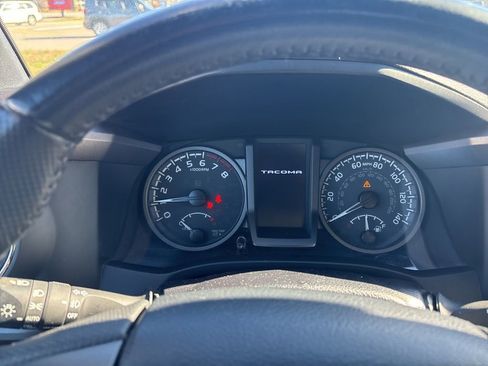 Used 2023 Toyota Tacoma TRD Off-Road image 13