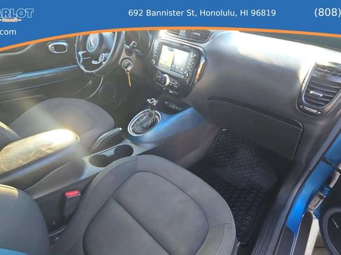 Used 2015 Kia Soul + w/ Audio Package FWD image 12