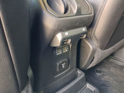 Used 2019 Jeep Wrangler Unlimited Sahara AWD/4WD image 23