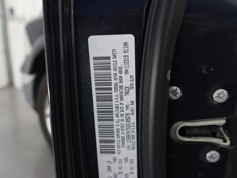 Used 2016 RAM 1500 Laramie w/ Convenience Group AWD/4WD image 64