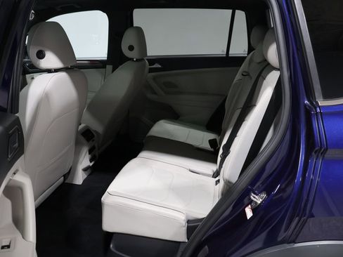 Used 2022 Volkswagen Tiguan SEL R-Line image 20