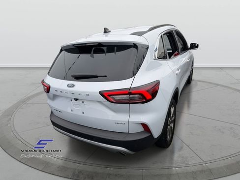 Used 2025 Ford Escape Platinum image 3