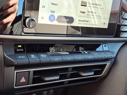 Used 2026 Toyota Camry SE image 14