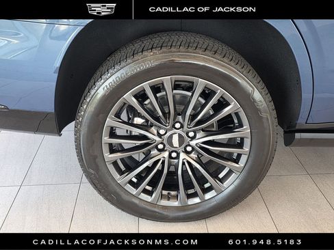 Certified 2026 Cadillac Escalade Platinum Sport w/ LPO, Floor Liner Package AWD/4WD image 28