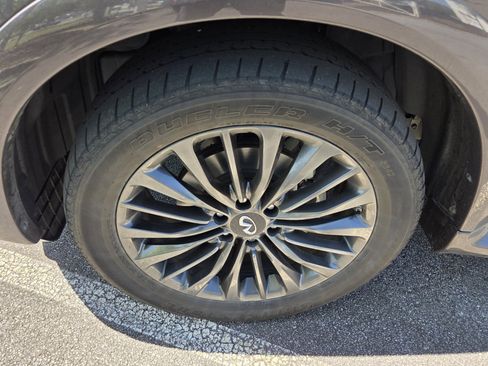 Used 2024 INFINITI QX80 Sensory image 10